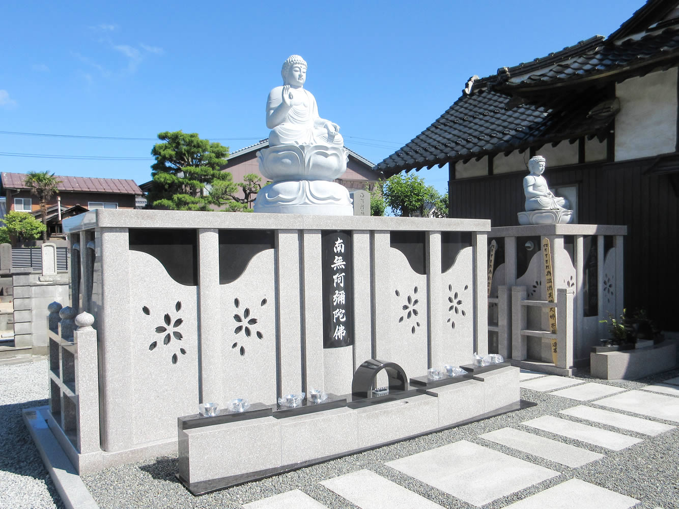 凉善寺の新しい永代供養塔